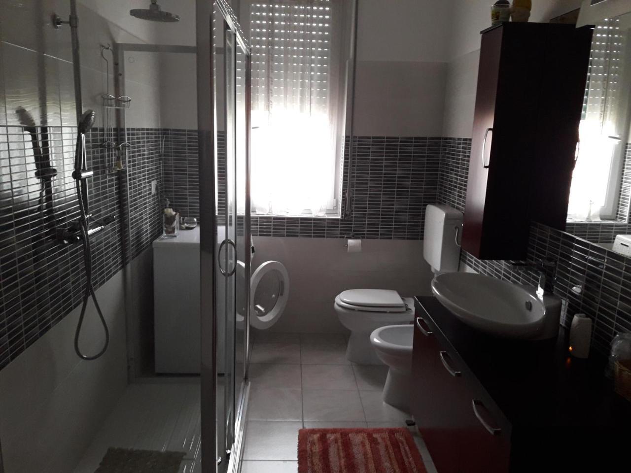 B&B Regina 布斯托阿西齐奥 外观 照片