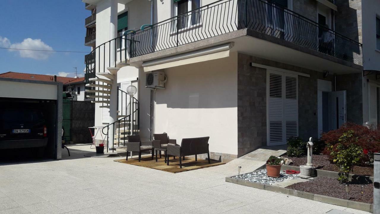 B&B Regina 布斯托阿西齐奥 外观 照片